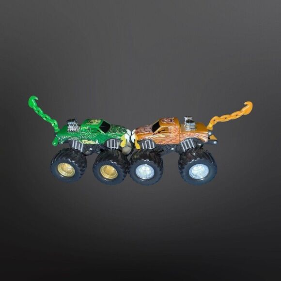 Hot Wheels Battle Beast Push Down Chomping Action Monster Trucks 1:64 Scale A27 - Picture 12 of 16